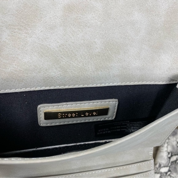 Street Level Wallet on a Chain Crossbody - Picture 5 of 6